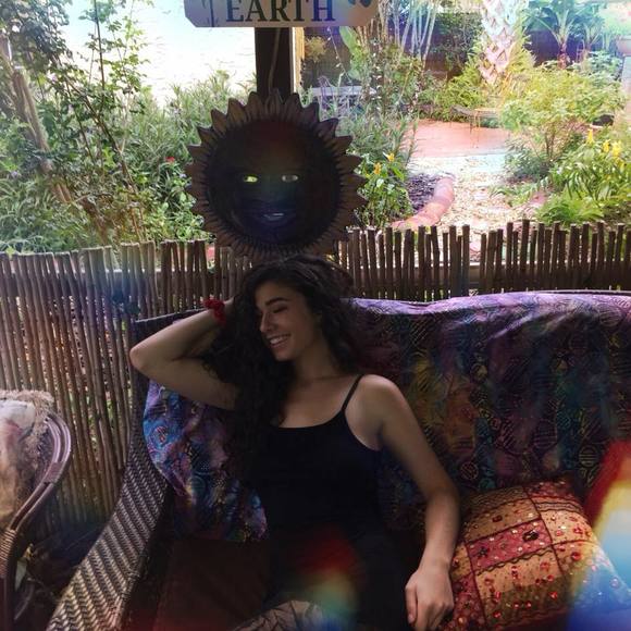 Meet your Posher, Rachel - Picture 1 of 1